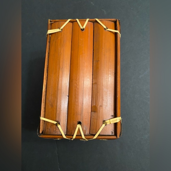 Vintage Hand Made Bamboo Box, Small Size: 5 5/8” L. X 3.5” X 3.5”, Unmarked - Picture 12 of 13